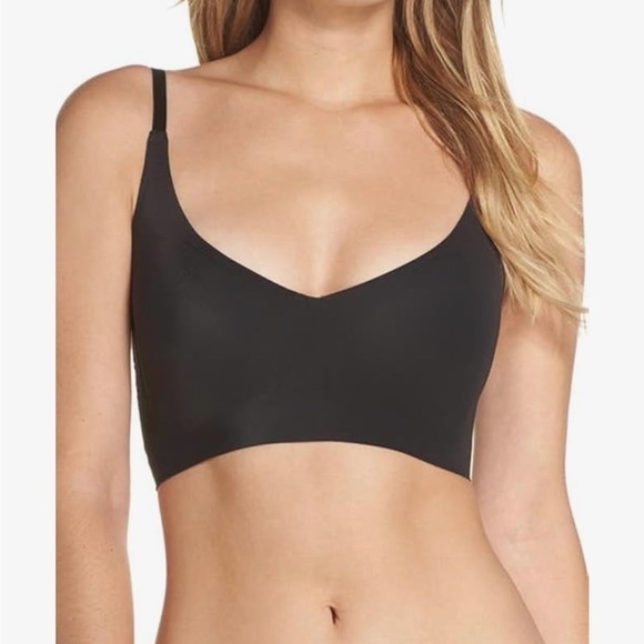 True & Co Women's True Body Triangle Convertible Strap Bra - Picture 5 of 5